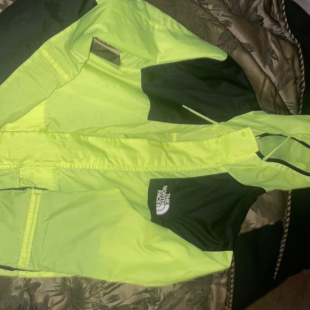 North face wind breaker